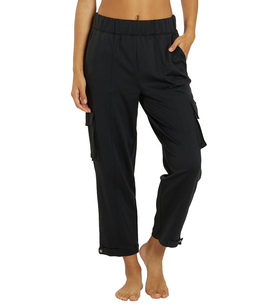 aud to sbd Desi Pant black yoga leggings front view