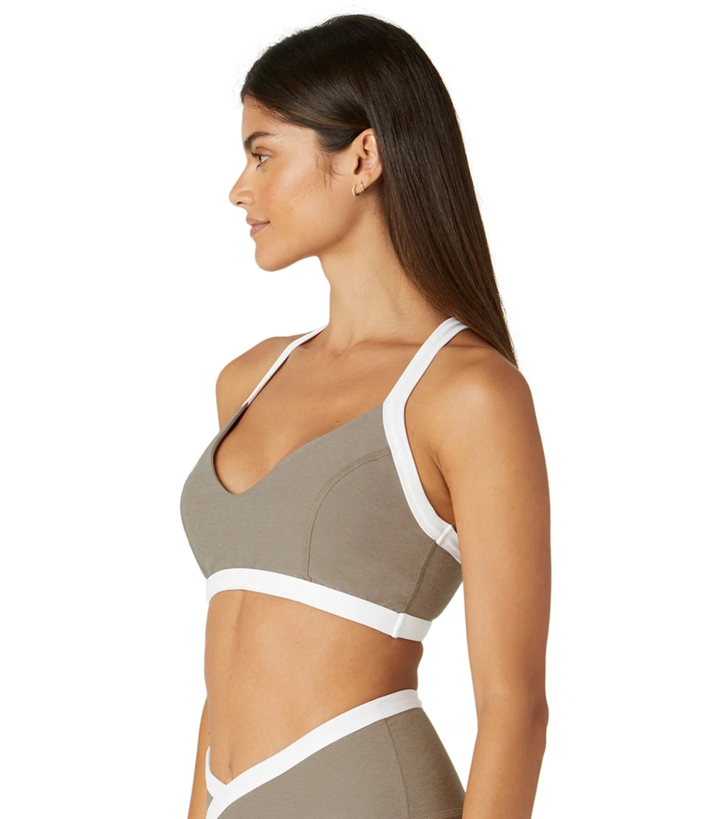women's exercise sets demonstrating compression technology and fabric innovation